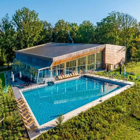 Holiday home Stylish Escape With Views *
