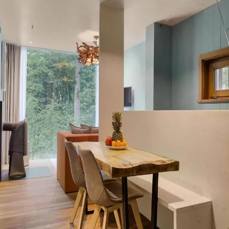 Stylish Escape With Views *