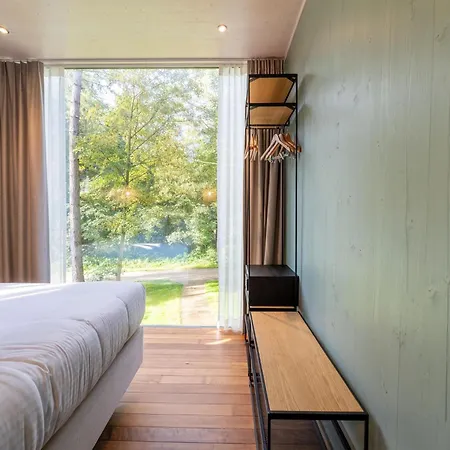 Stylish Escape With Views *