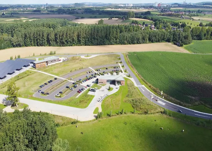 Stylish Escape With Views